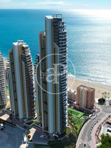 Foto e0177926-a7f2-460b-9489-e8b2a9ab2cb1. Pis amb calefacció aparcament piscina a Playa Poniente Benidorm