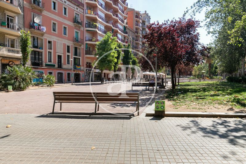 Foto a8b7ddb4-0a41-4c50-b581-e51cfd511aee. Pis amb calefacció a El Poble Sec - Parc de Montjuïc Barcelona