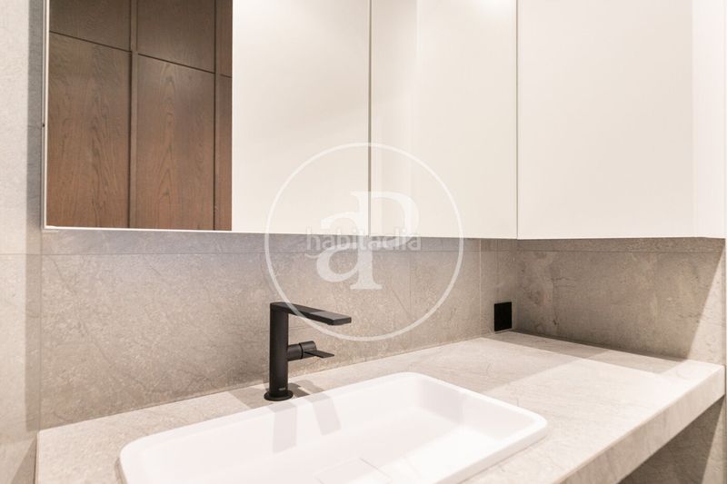 Foto 7d4e22bc-63ab-4502-89af-eab20fa99044. Pis amb calefacció a Sagrada Família Barcelona