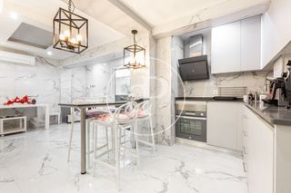 Pis a Mont Olivet. Piso en venta en cuatre carreres