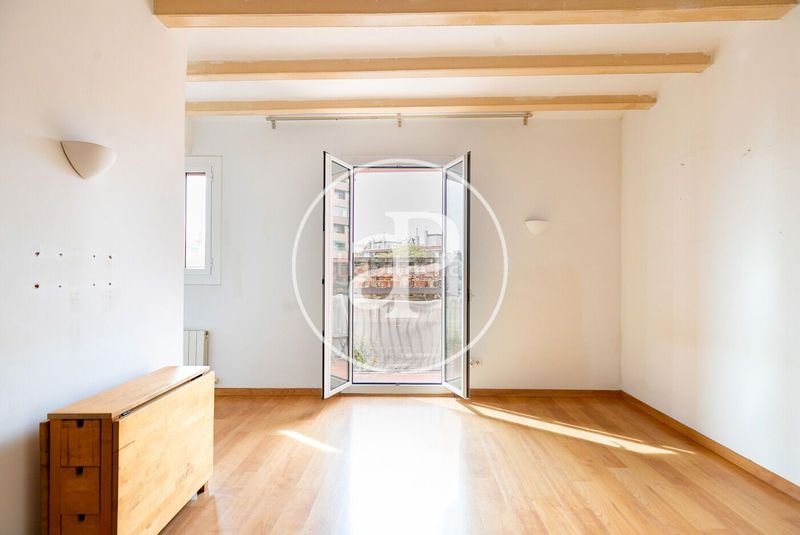 Foto 0eee5d9e-ab41-4c02-9564-87070f84a41d. Àtic amb calefacció a Sants Barcelona