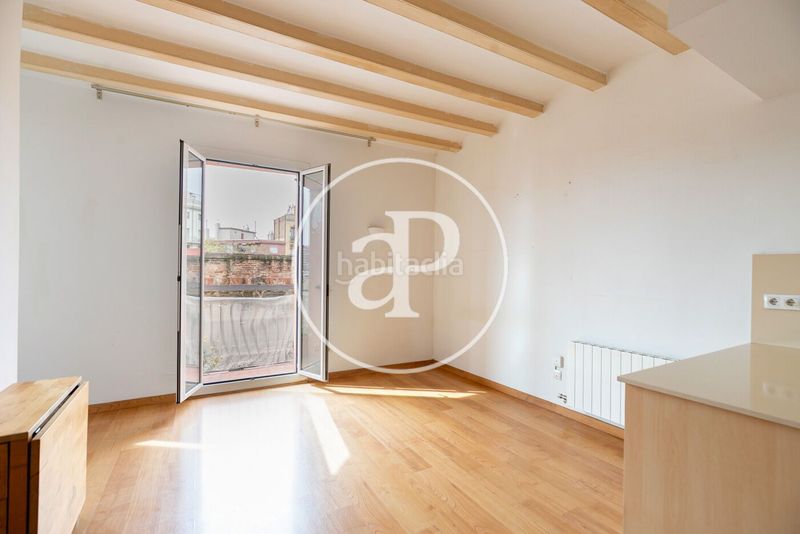 Foto 1c358f64-20ad-4233-a24b-80149d57e719. Àtic amb calefacció a Sants Barcelona