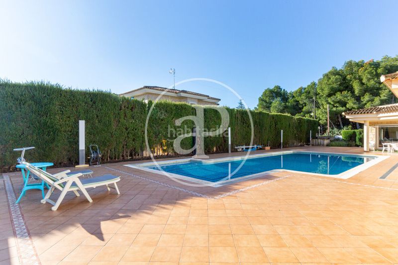 Foto 084b15d8-1465-4930-9ac7-e3b6f805ad38. Casa amb calefacció aparcament piscina a Serra