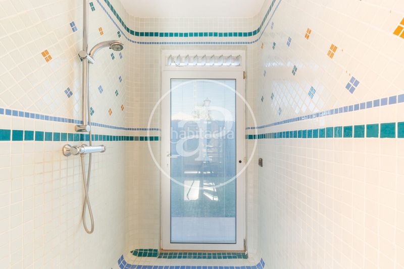 Foto 09f775b7-fe90-4811-b858-734fd2c07599. Casa amb calefacció aparcament piscina a Serra
