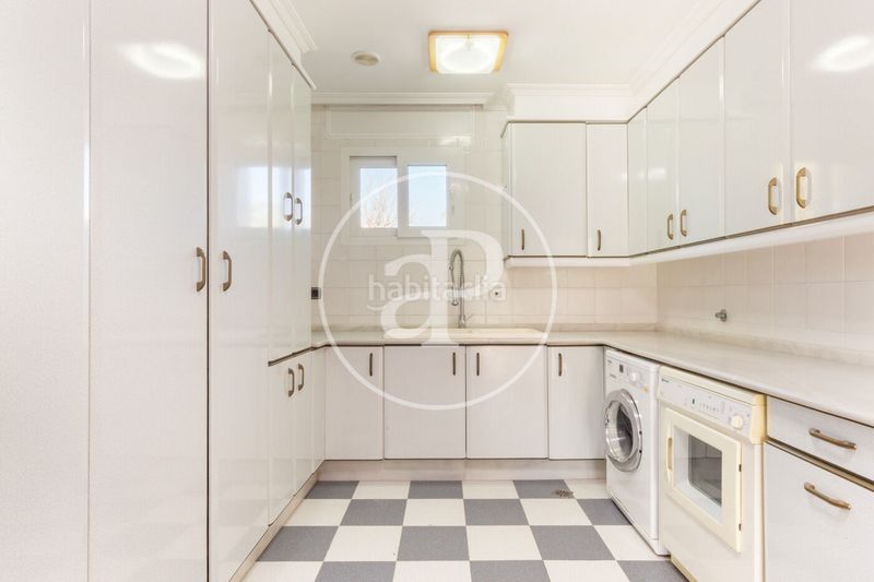 Foto 3129e755-77a1-4186-9651-cec77b5818c9. Casa amb calefacció aparcament piscina a Serra