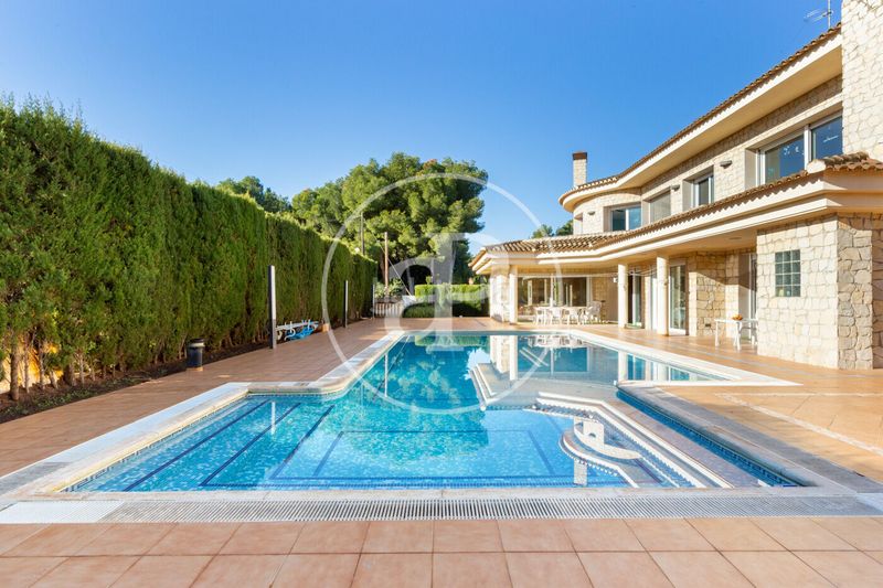 Foto 4f14fc5c-c602-4695-8b2f-d1ce0e02df6b. Casa amb calefacció aparcament piscina a Serra