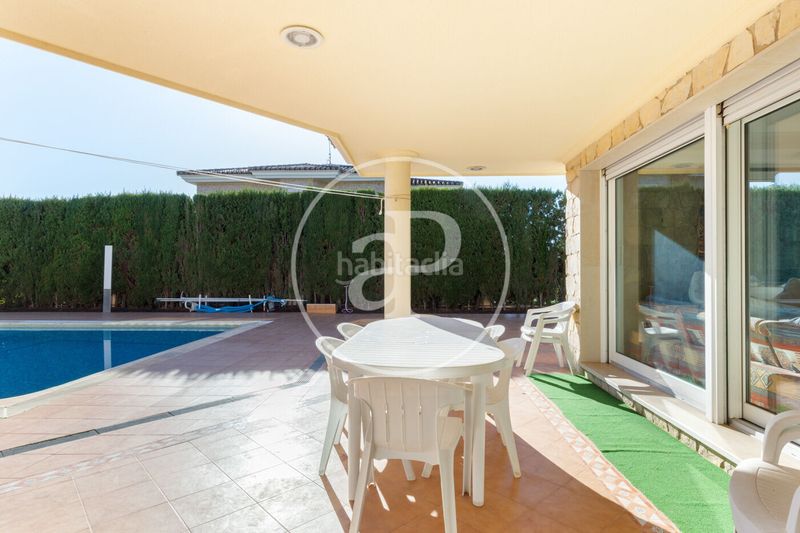 Foto 53a35b31-9856-4333-882f-5a41f36ef42b. Casa amb calefacció aparcament piscina a Serra