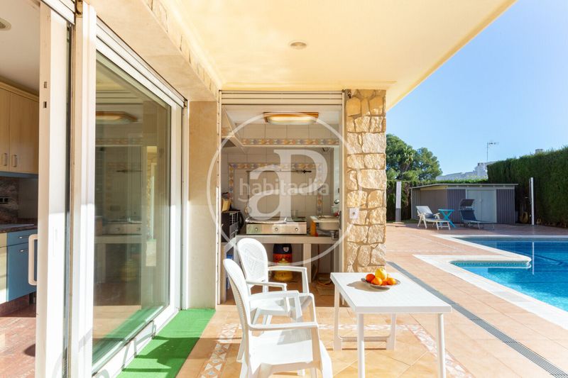 Foto bcc6e4b9-8864-41db-b203-377581a5d9f3. Casa amb calefacció aparcament piscina a Serra