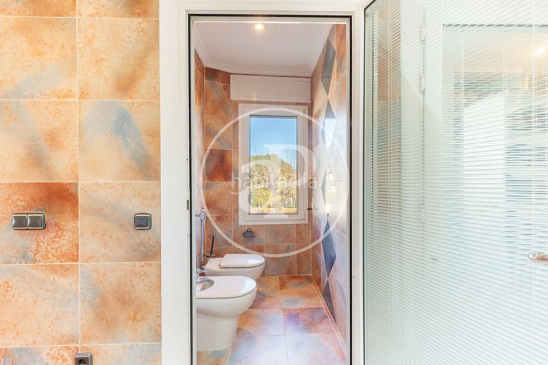 Foto d7e77542-bf4c-4a3d-a0f1-6e974e0f5a1c. Casa amb calefacció aparcament piscina a Serra