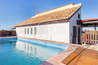 Haus in Foios. Chalet independiente en venta en foios