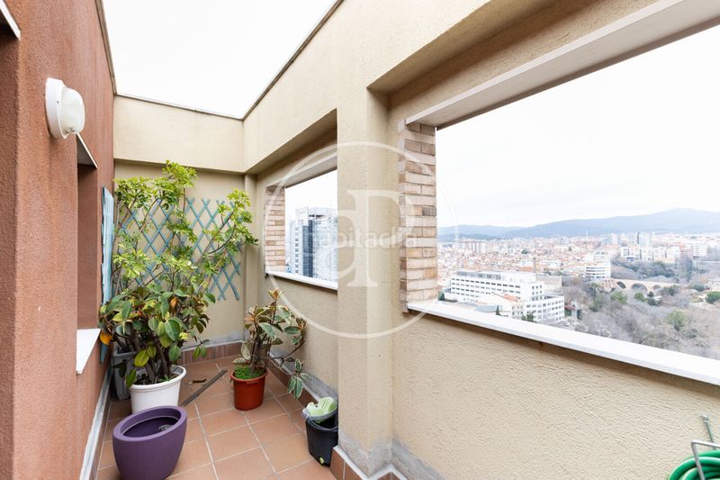 Foto 1bd2ce4c-115d-4117-b4a6-9d66a3111c9f. Dúplex amb calefacció aparcament a Cementiri Vell Terrassa