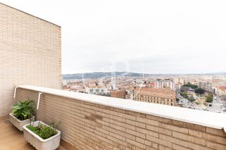 Zweist�ckige Wohnung  Carrer de la igualtat. �tico d�plex con terrazas en venta en terrassa