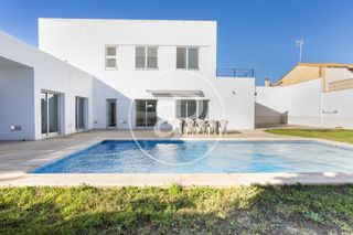 Maison à Moncada. Chalet independiente en venta en moncada