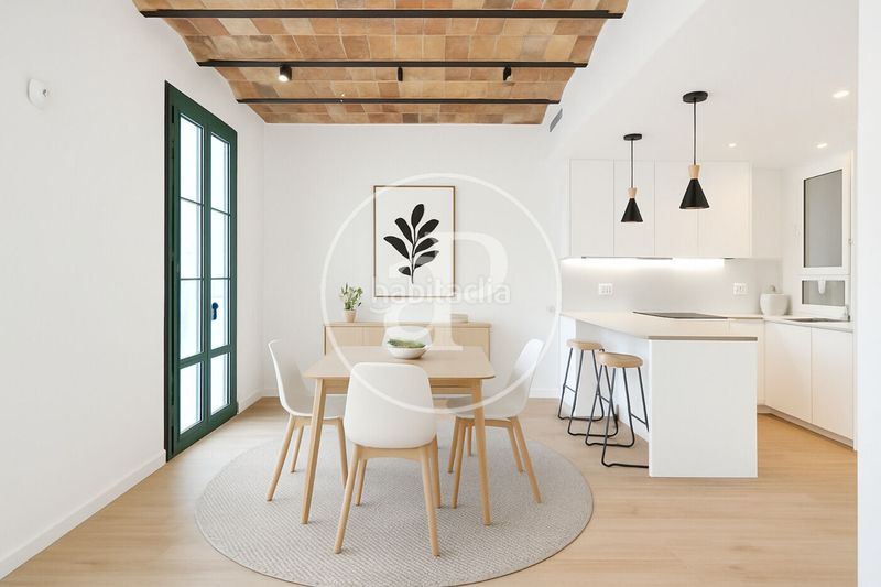 Foto 03bb0b4e-3d95-4d05-a419-27b57bbe0053. Pis amb calefacció a Sant Antoni Barcelona