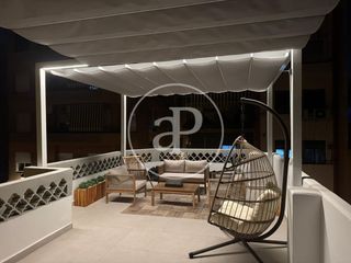 Miete Etagenwohnung  C/ teatre de la marina. Dúplex en alquiler en el cabanyal