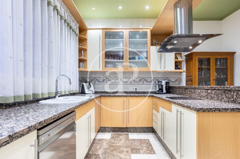 Casa pareada chalet en venta en el corazón patraix en Valencia - Imagen 22