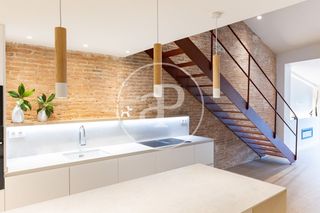 Semi detached house  Carrer de calder�n. Casa en venta en sabadell
