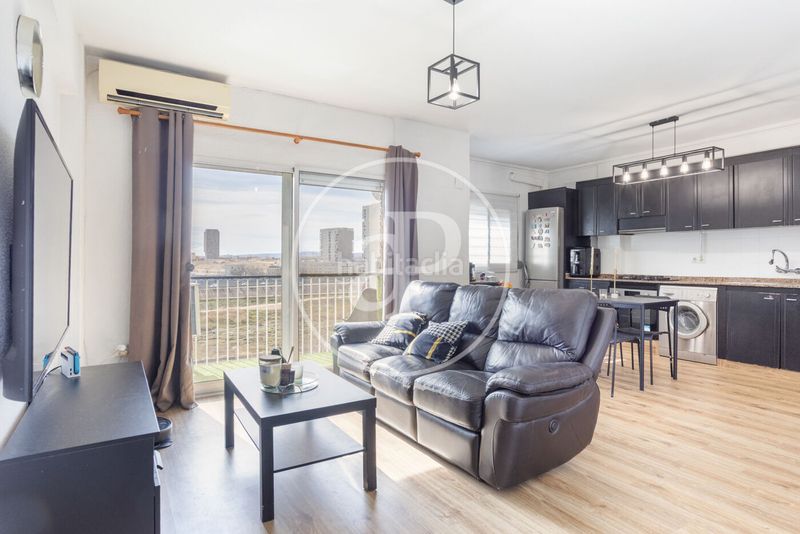 Foto fa15c73b-8149-4f2a-a6b1-b93daba155c9. Pis amb calefacció a Camí Reial Valencia