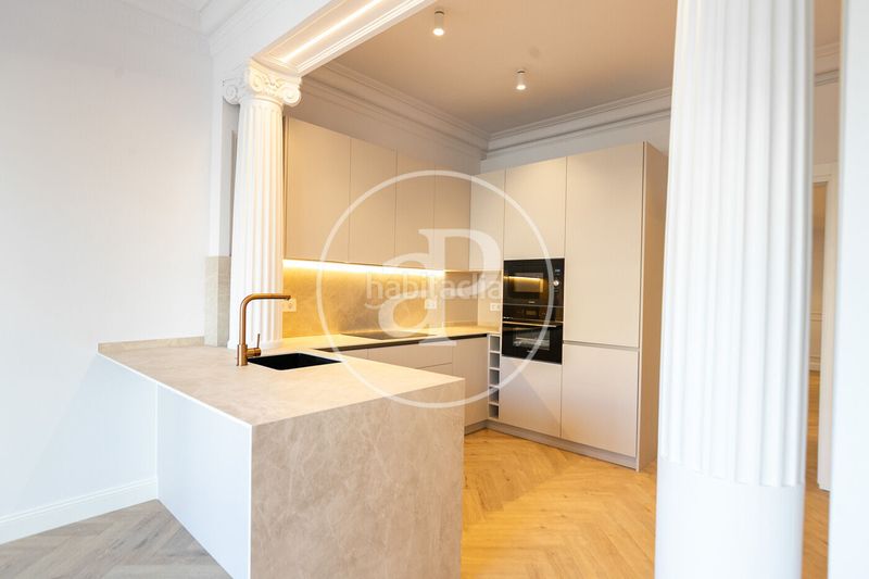 Foto 86cde8a4-b5e4-4f12-b139-6a99bf44e7e2. Pis amb calefacció a Barri de les Corts Barcelona