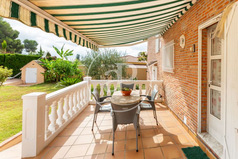 Foto 8909bc25-6513-4977-81a7-773ae0ddc1da. Casa amb calefacció aparcament piscina a Monserrat