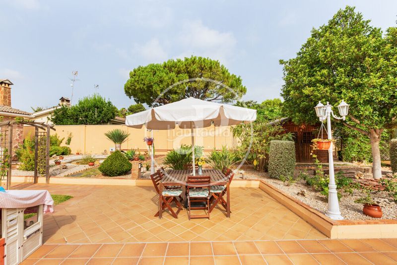 Foto cab8a347-9301-4b37-8df0-445bd037647f. Casa amb calefacció aparcament piscina a Monserrat