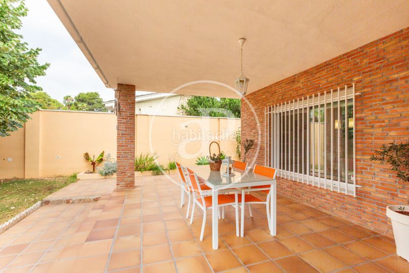 Foto cc122f89-d48d-42f5-ab88-d1309e6cf6f7. Casa amb calefacció aparcament piscina a Monserrat