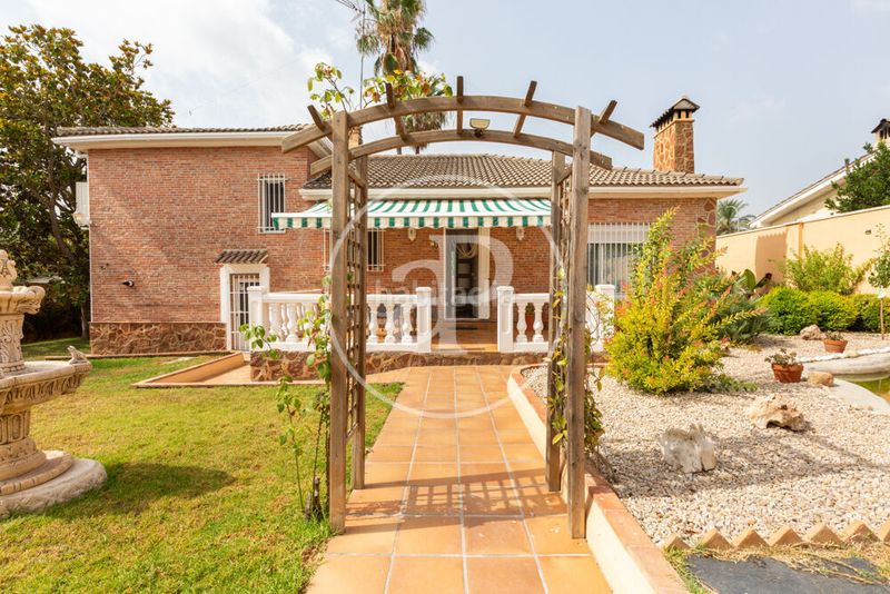 Foto fa2f4106-29ff-4944-8c16-45e7cb1148ff. Casa amb calefacció aparcament piscina a Monserrat