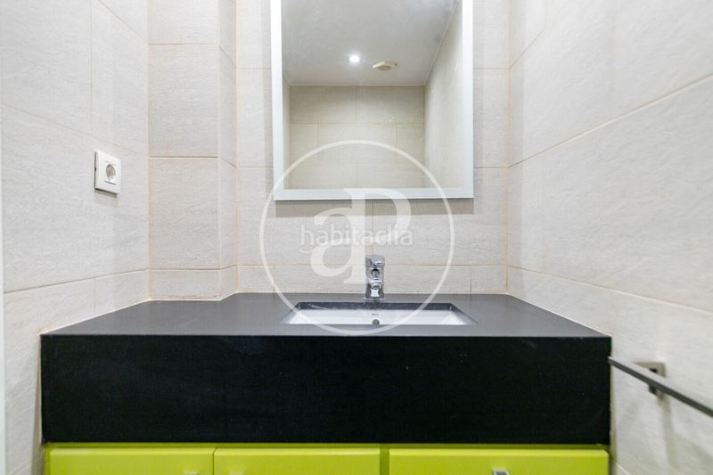 Foto 17d2527b-993d-4356-8179-54e636dc08a5. Pis amb calefacció aparcament piscina a Finestrelles Esplugues de Llobregat