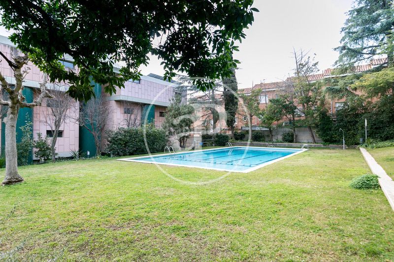 Foto 6387f076-5c43-4020-9128-00adae62beb8. Pis amb calefacció aparcament piscina a Finestrelles Esplugues de Llobregat