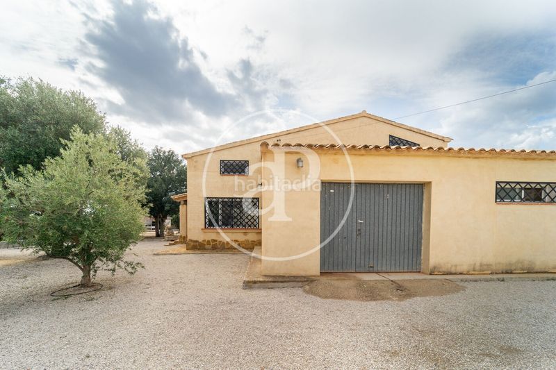 Foto 0969121f-c8a4-4975-a375-3ee178cefa50. Casa chalet independiente en venta en Busot