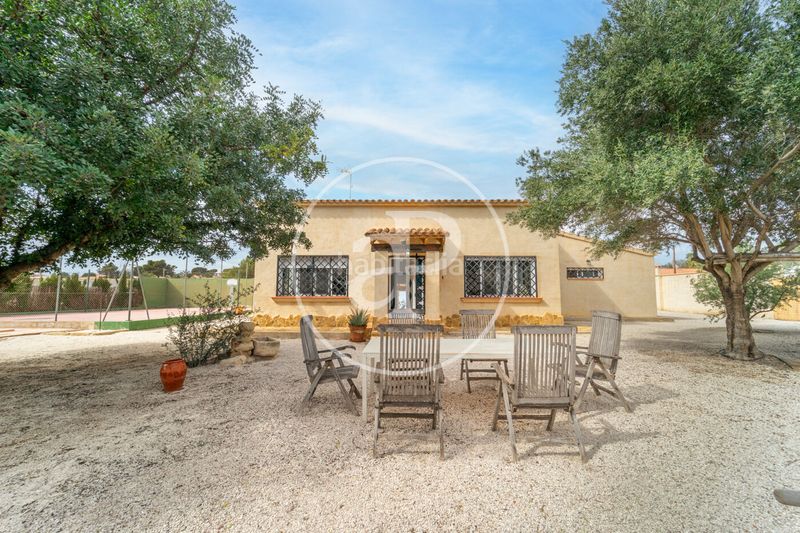 Foto 51e9225e-5d68-49e8-a64f-02a0f57d2bcc. Casa chalet independiente en venta en Busot