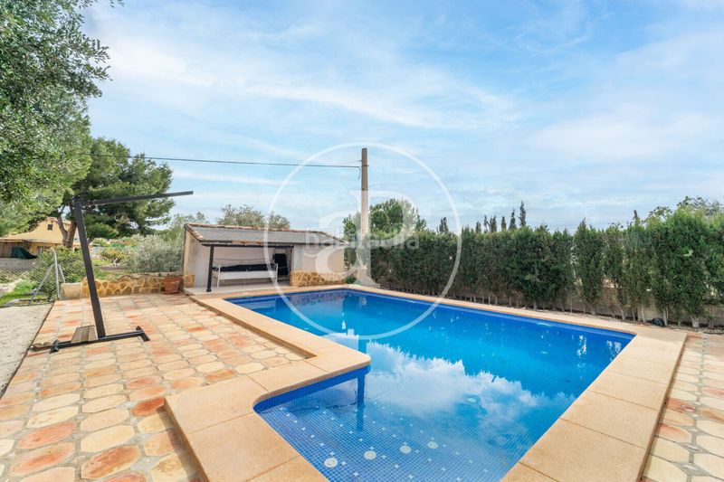 Foto 6fb106aa-c989-44a0-a1fe-38eaeb0c4aff. Casa chalet independiente en venta en Busot