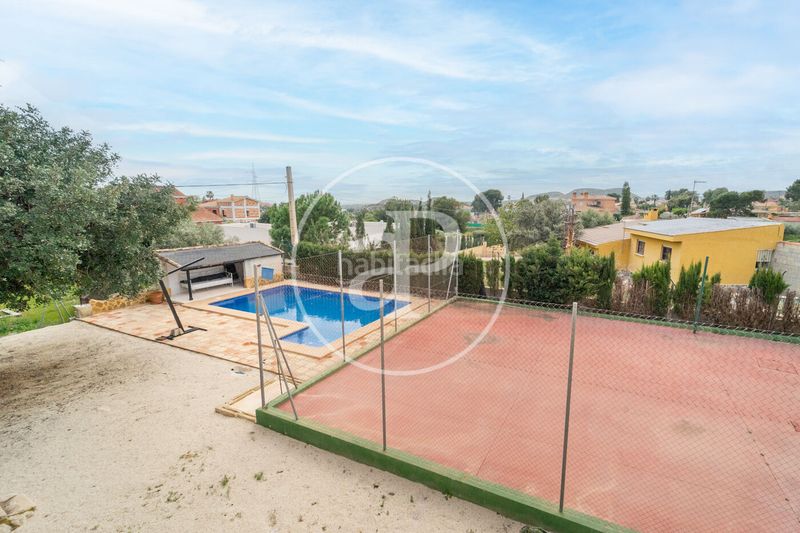 Foto 8280c50b-b1c6-48d9-97e0-874797c10cc3. Casa chalet independiente en venta en Busot