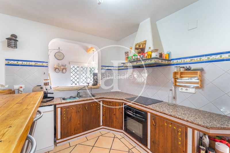 Foto e5c3c4bc-1d19-4ac8-85a2-71a2b0df2ad9. Casa chalet independiente en venta en Busot