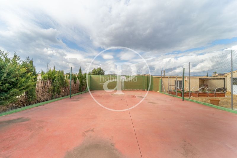 Foto f53fc3ca-a009-4566-9626-c8a4bab4a8e6. Casa chalet independiente en venta en Busot