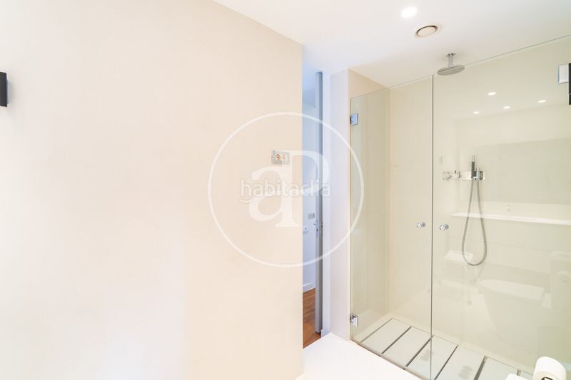 Foto 0126e0c5-9f74-4080-91d2-a8fea2b1a2d4. Casa amb calefacció aparcament a Sant Gervasi - Bonanova Barcelona