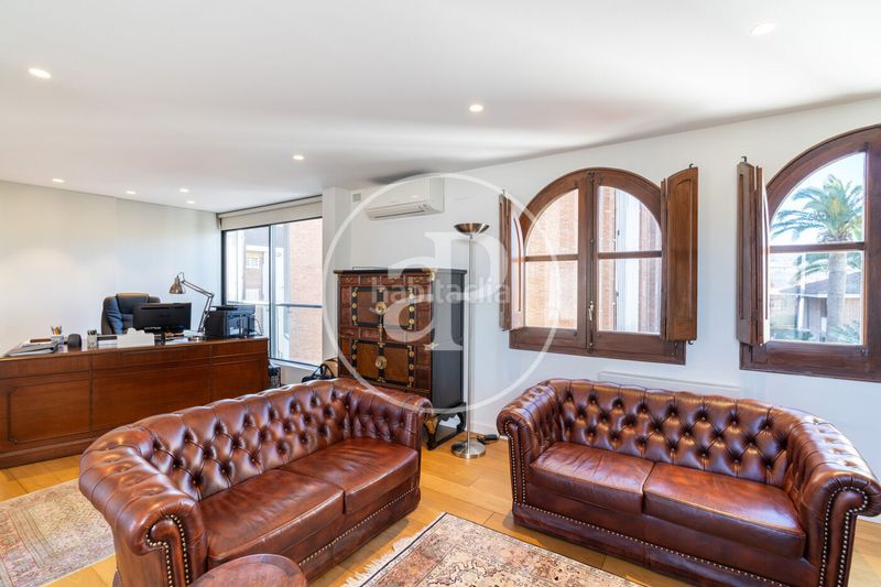 Foto 23052058-3a7e-4a17-9685-a1d452cf50b1. Casa amb calefacció aparcament a Sant Gervasi - Bonanova Barcelona