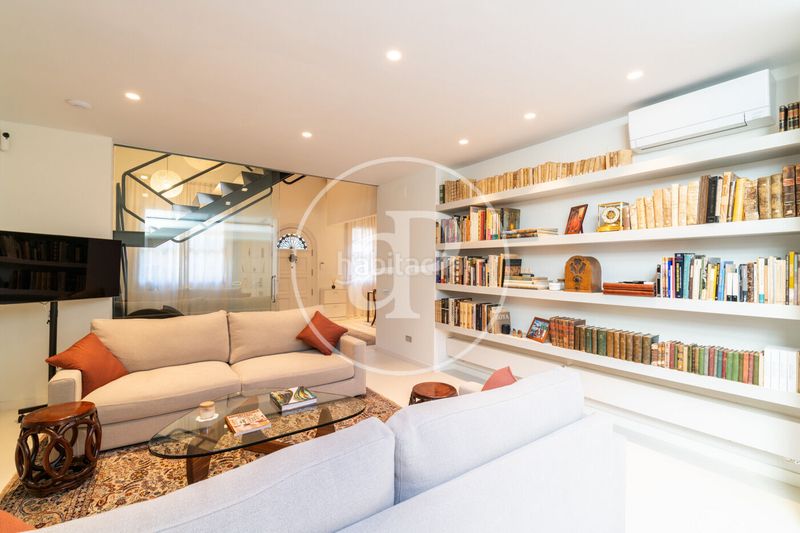 Foto 329a6d07-6a77-4bf8-b484-9b3c96b9a0a0. Casa amb calefacció aparcament a Sant Gervasi - Bonanova Barcelona