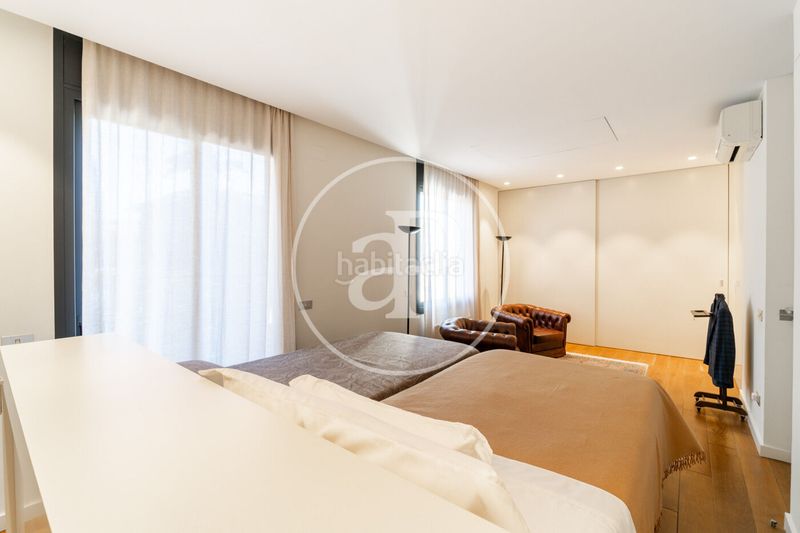 Foto 4bcd7f8c-0532-4cff-bfe0-54fd1218199d. Casa amb calefacció aparcament a Sant Gervasi - Bonanova Barcelona