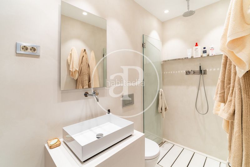 Foto b6f37770-ce28-403a-96c2-edec0a139bf8. Casa amb calefacció aparcament a Sant Gervasi - Bonanova Barcelona