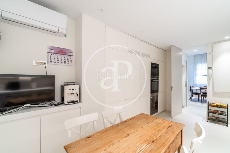 Foto c40cea10-c9cd-436a-9c97-33153befd2a9. Casa amb calefacció aparcament a Sant Gervasi - Bonanova Barcelona