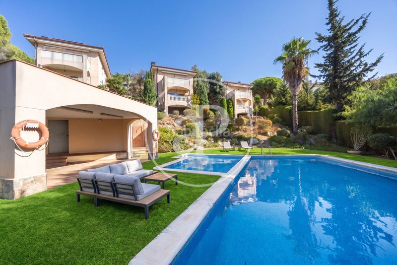 Foto 4396ae07-c4c0-4f09-b20e-6b3cac879966. Casa amb calefacció aparcament piscina a Teià