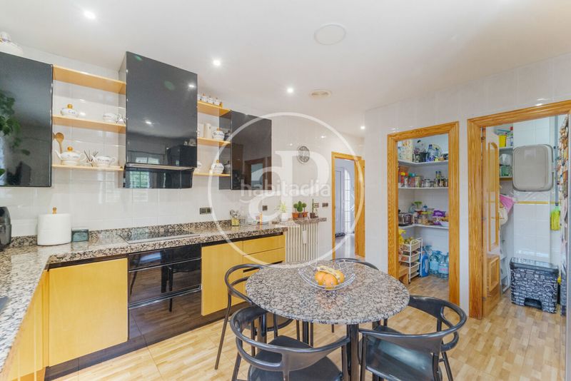 Foto 175583af-eea8-48df-aabc-b242819108d0. Casa amb calefacció aparcament piscina a Centre-Zona Alta Alcoi