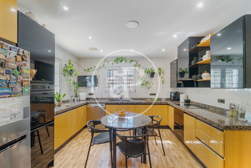 Foto 186870c2-6c1d-4c22-a65f-d285f27a27d3. Casa amb calefacció aparcament piscina a Centre-Zona Alta Alcoi