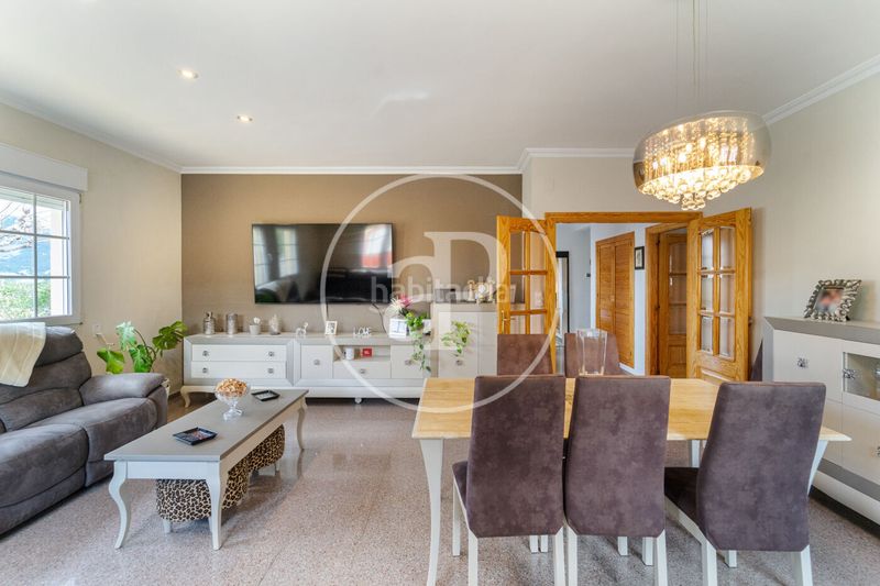 Foto 461cb340-1a56-42bd-bb31-4c611711d310. Casa amb calefacció aparcament piscina a Centre-Zona Alta Alcoi