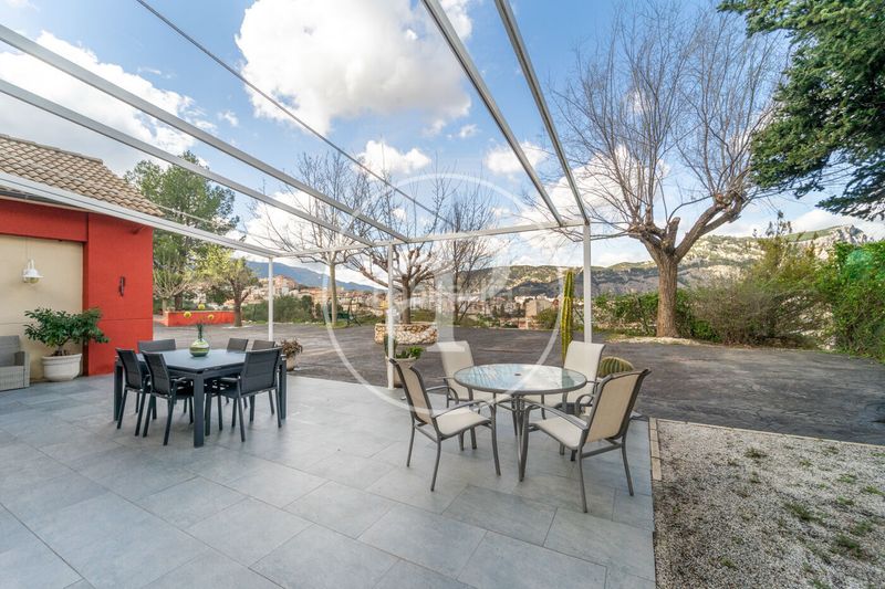 Foto 62e46057-b0cd-477a-b1c4-28c5cd8760be. Casa amb calefacció aparcament piscina a Centre-Zona Alta Alcoi