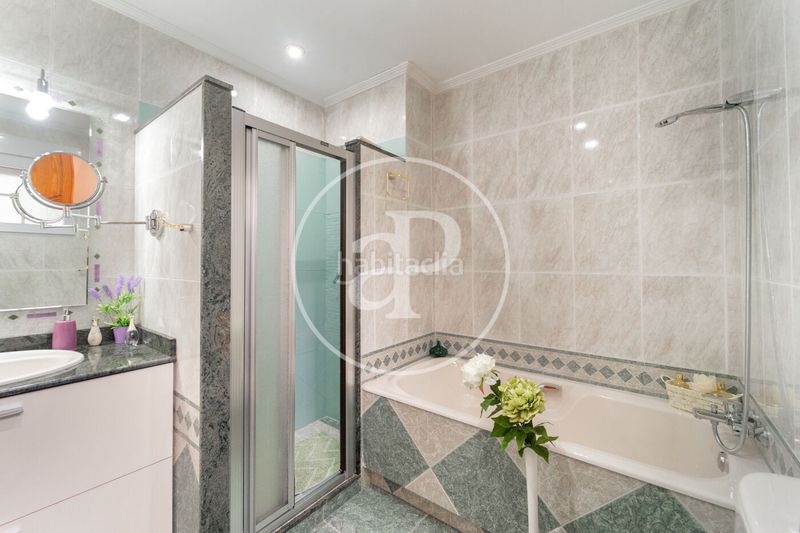 Foto 8f6f4a94-66c7-47cd-8d9b-9349d73b8571. Casa amb calefacció aparcament piscina a Centre-Zona Alta Alcoi