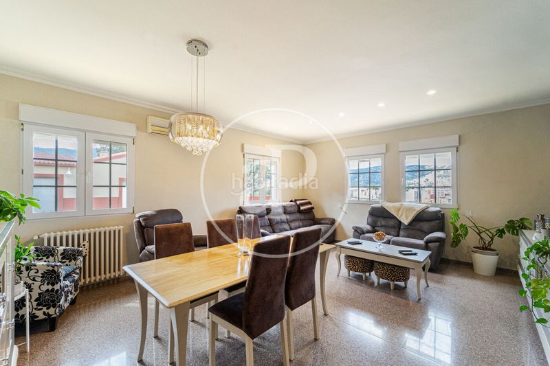 Foto 9ae0411a-cc14-4d0a-88b9-536b51e3580a. Casa amb calefacció aparcament piscina a Centre-Zona Alta Alcoi