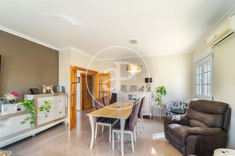 Foto ae73c6ad-64b2-444b-a542-a8d74c199b41. Casa amb calefacció aparcament piscina a Centre-Zona Alta Alcoi