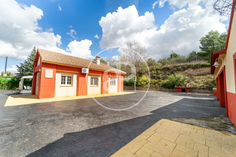 Foto d41a58a7-8326-4d90-90e9-85cd5ccec5de. Casa amb calefacció aparcament piscina a Centre-Zona Alta Alcoi